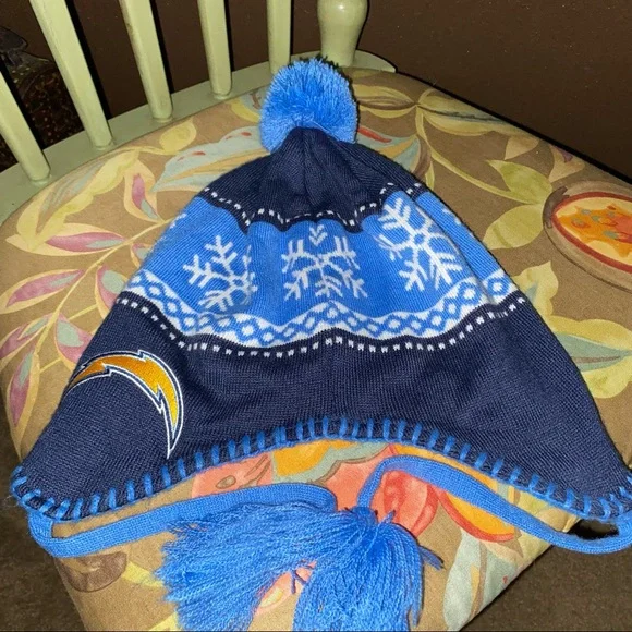 San Diego SD Chargers NFL Football Sports Knit Cap Beanie Winter Hat pom pom - Picture 4 of 6